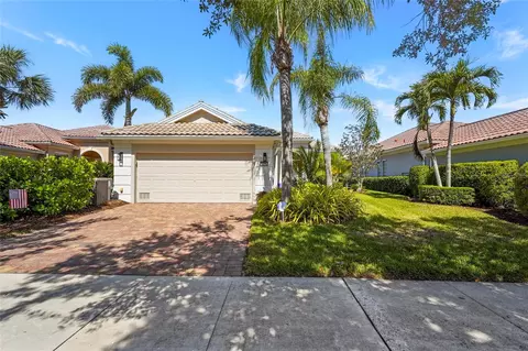 5898 Benevento Dr, Sarasota, FL 34238