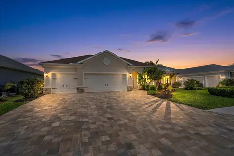 Exterior - 1215 Thornbury Dr, Parrish, FL 34219 photo 5 of 8
