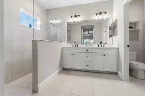 Bath - 1215 Thornbury Dr, Parrish, FL 34219 photo 1 of 1