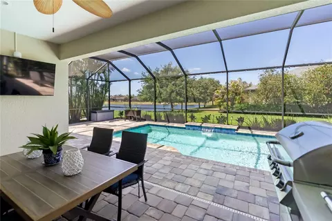 Exterior - 1215 Thornbury Dr, Parrish, FL 34219 photo 2 of 8