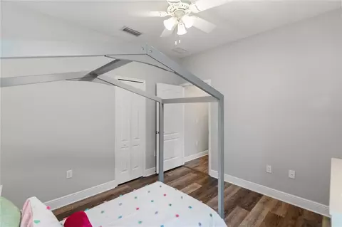 Bedroom - 1215 Thornbury Dr, Parrish, FL 34219 photo 4 of 5