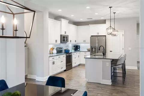 Kitchen - 1215 Thornbury Dr, Parrish, FL 34219 photo 4 of 5