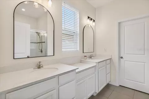 Bath - 8717 Corkscrew Xing, Parrish, FL 34219 photo 1 of 5