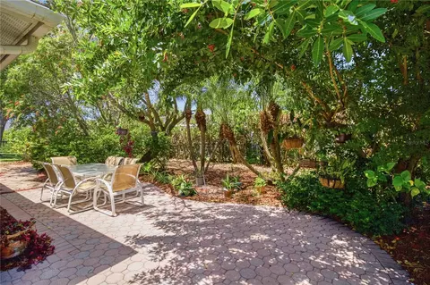 Exterior - 6228 38th St E, Bradenton, FL 34203 photo 6 of 7