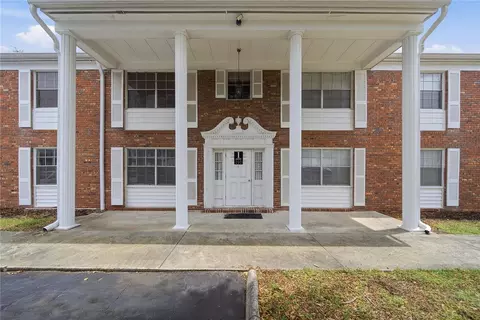 4507 9th St W #I3, Bradenton, FL 34207