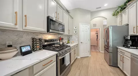 Kitchen - 12554 Cara Cara Loop, Bradenton, FL 34212 photo 3 of 6