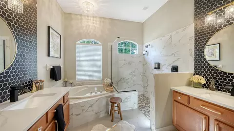 Bath - 12554 Cara Cara Loop, Bradenton, FL 34212 photo 1 of 5