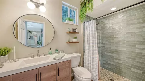 Bath - 12554 Cara Cara Loop, Bradenton, FL 34212 photo 5 of 5