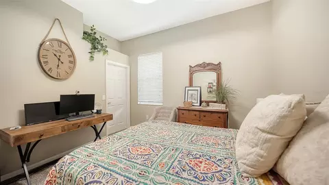Bedroom - 12554 Cara Cara Loop, Bradenton, FL 34212 photo 4 of 8