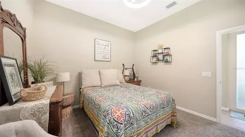 Bedroom - 12554 Cara Cara Loop, Bradenton, FL 34212 photo 5 of 8