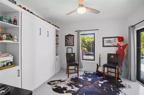Bedroom - 1912 Riverside Dr E, Bradenton, FL 34208 photo 4 of 4