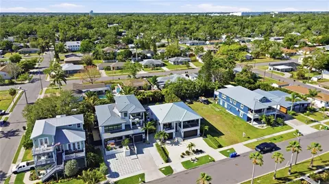 View/Area - 1912 Riverside Dr E, Bradenton, FL 34208 photo 3 of 5
