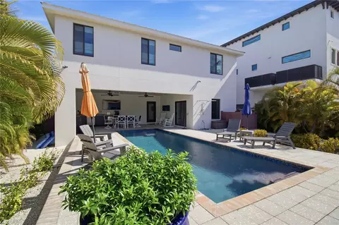 Exterior - 1912 Riverside Dr E, Bradenton, FL 34208 photo 14 of 15