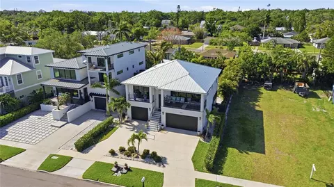 View/Area - 1912 Riverside Dr E, Bradenton, FL 34208 photo 2 of 5