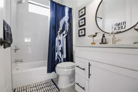 Bath - 1912 Riverside Dr E, Bradenton, FL 34208 photo 1 of 3