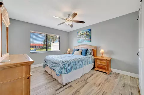 Bedroom - 9517 Azure Cv, Bradenton, FL 34210 photo 2 of 5