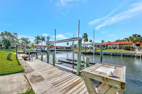 Exterior - 9517 Azure Cv, Bradenton, FL 34210 photo 3 of 5