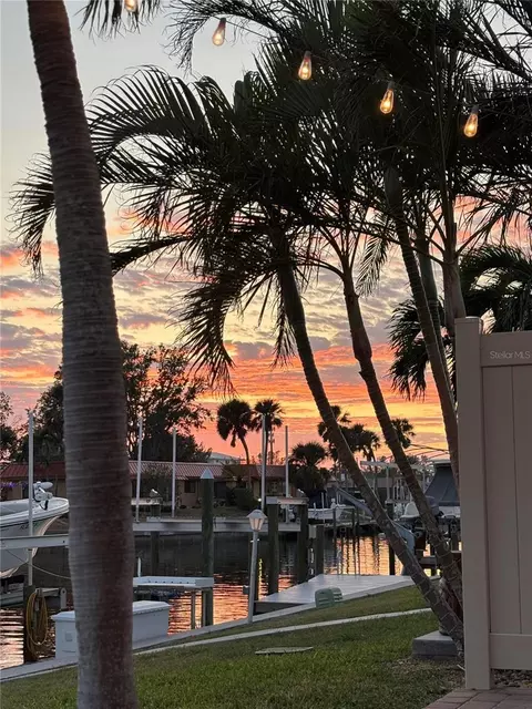 View/Area - 9517 Azure Cv, Bradenton, FL 34210 photo 6 of 9
