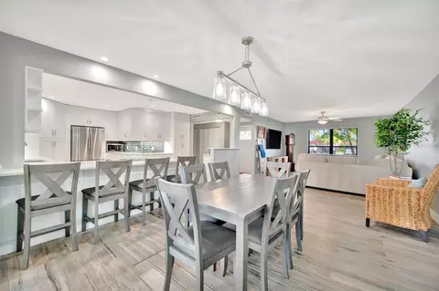 Dining - 9517 Azure Cv, Bradenton, FL 34210 photo 1 of 3