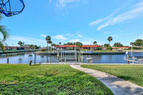 View/Area - 9517 Azure Cv, Bradenton, FL 34210 photo 3 of 9