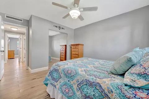 Bedroom - 9517 Azure Cv, Bradenton, FL 34210 photo 5 of 5