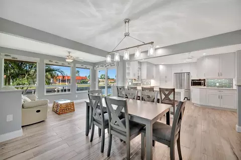 Dining - 9517 Azure Cv, Bradenton, FL 34210 photo 2 of 3