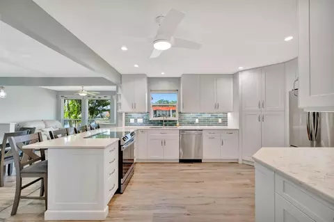 Kitchen - 9517 Azure Cv, Bradenton, FL 34210 photo 1 of 5