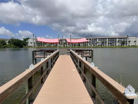 3621 Lake Bayshore Dr #J-403, Bradenton, FL 34205