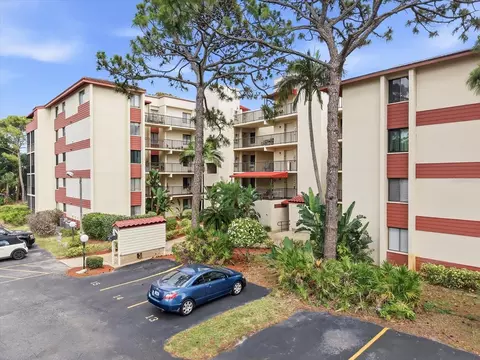 7500 40th Ave W #203, Bradenton, FL 34209