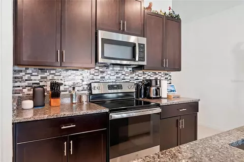 Kitchen - 13383 Great Plains Dr, Riverview, FL 33579 photo 4 of 5