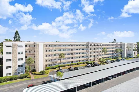 5603 80th St N #303, Saint Petersburg, FL 33709