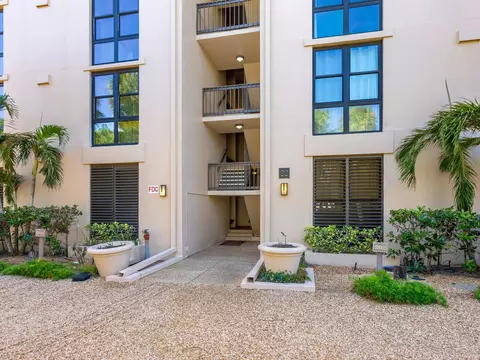 22 Sandy Cove Rd #203, Sarasota, FL 34242