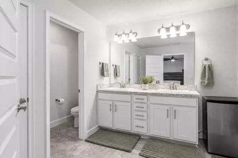 Bath - 16121 61st Ln E, Parrish, FL 34219 photo 1 of 3