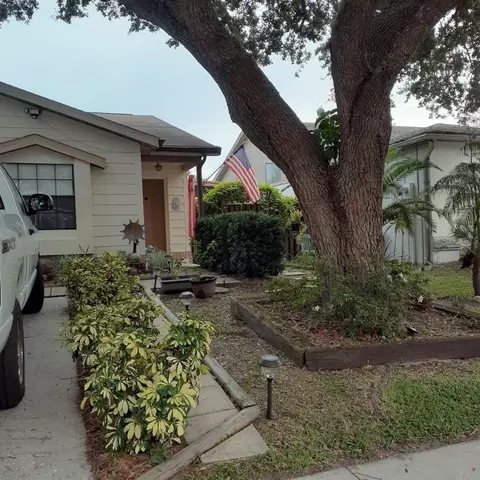 13427 Laraway Dr, Riverview, FL 33579