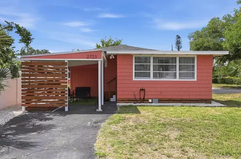 Exterior - 301 28th St W, Bradenton, FL 34205 photo 3 of 8
