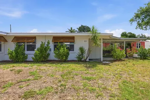 Exterior - 301 28th St W, Bradenton, FL 34205 photo 1 of 8