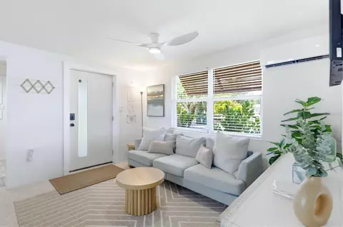 Living - 301 28th St W, Bradenton, FL 34205 photo 1 of 5