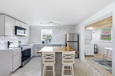 Kitchen - 301 28th St W, Bradenton, FL 34205 photo 1 of 10