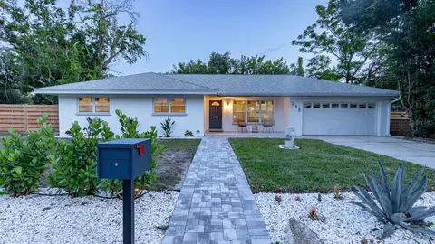 590 45th St, Sarasota, FL 34234