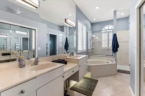 Bath - 4748 Compass Dr, Bradenton, FL 34208 photo 1 of 8