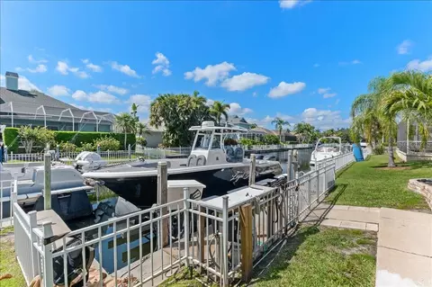Exterior - 4748 Compass Dr, Bradenton, FL 34208 photo 11 of 14