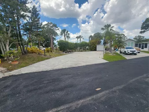 1674 University Pkwy #328, Sarasota, FL 34243