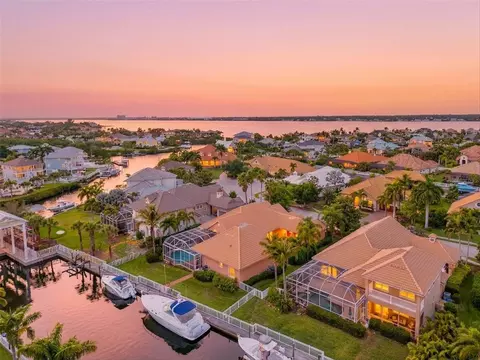 4714 Mainsail Dr, Bradenton, FL 34208