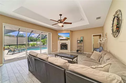 Living - 9419 54th Ct E, Parrish, FL 34219 photo 2 of 5