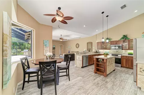 Kitchen - 9419 54th Ct E, Parrish, FL 34219 photo 1 of 9
