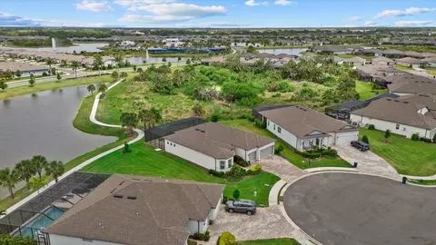 View/Area - 8510 Coastal Palms Gln, Parrish, FL 34219 photo 6 of 13