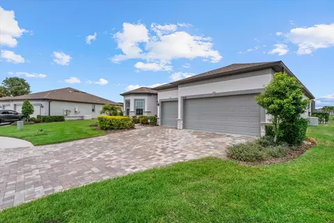 Exterior - 8510 Coastal Palms Gln, Parrish, FL 34219 photo 2 of 15