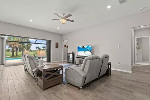 Living - 8510 Coastal Palms Gln, Parrish, FL 34219 photo 1 of 3