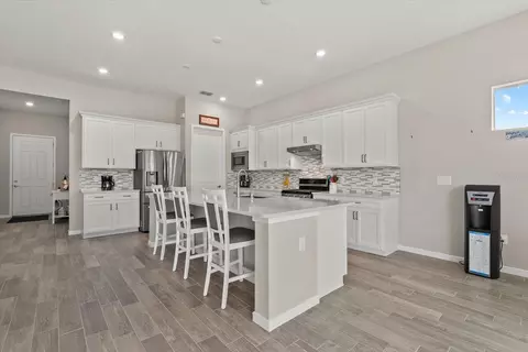 Kitchen - 8510 Coastal Palms Gln, Parrish, FL 34219 photo 2 of 6