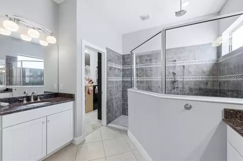 Bath - 12762 Del Corso Loop, Bradenton, FL 34211 photo 4 of 7